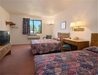 Super 8 By Wyndham Long Prairie Motel Room photo